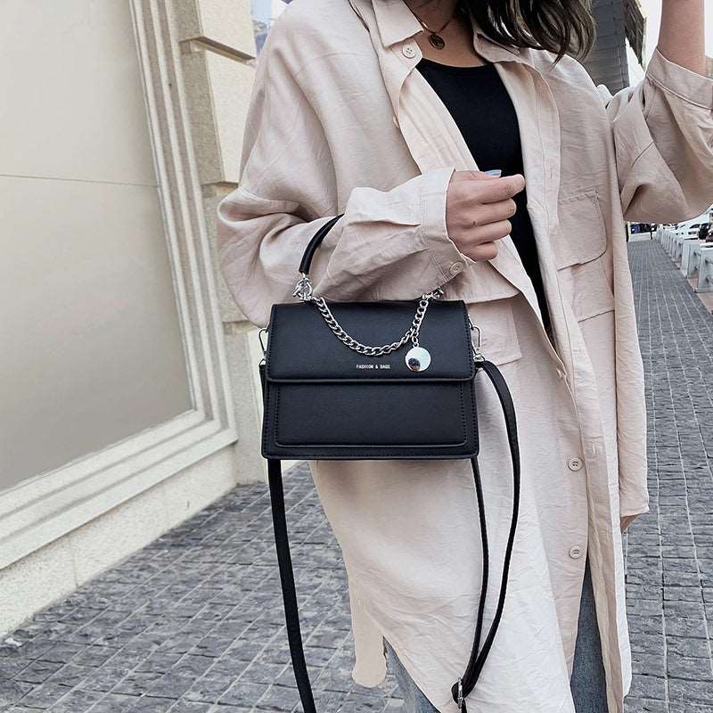 Gloria's Handbag - Mag & Doudy