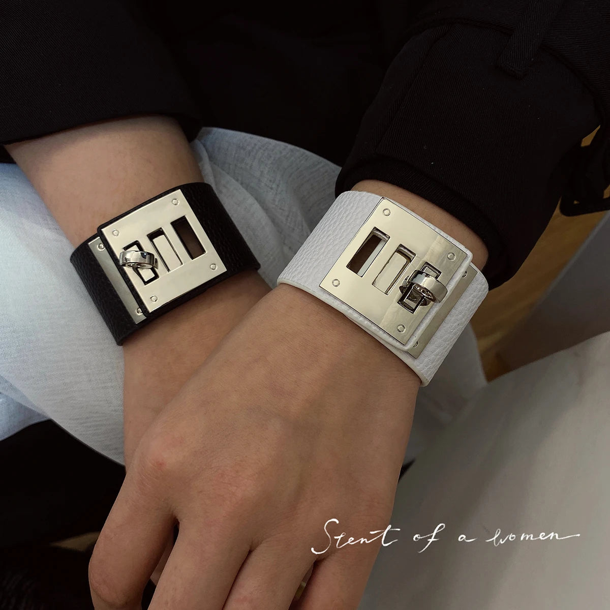 Buckle Bracelet : Fastening Wrist Jewelry - Mag & Doudy