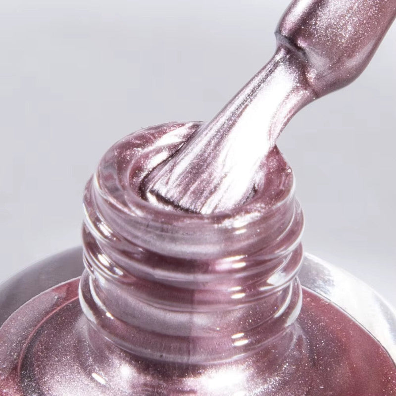 High-gloss rose manicure