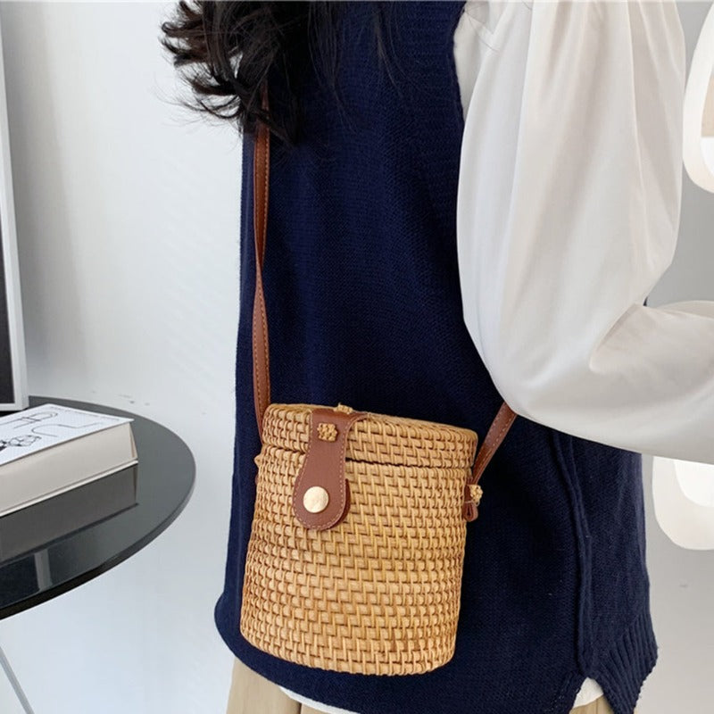 Chic Carryall Bag : Stylish Utility - Mag & Doudy