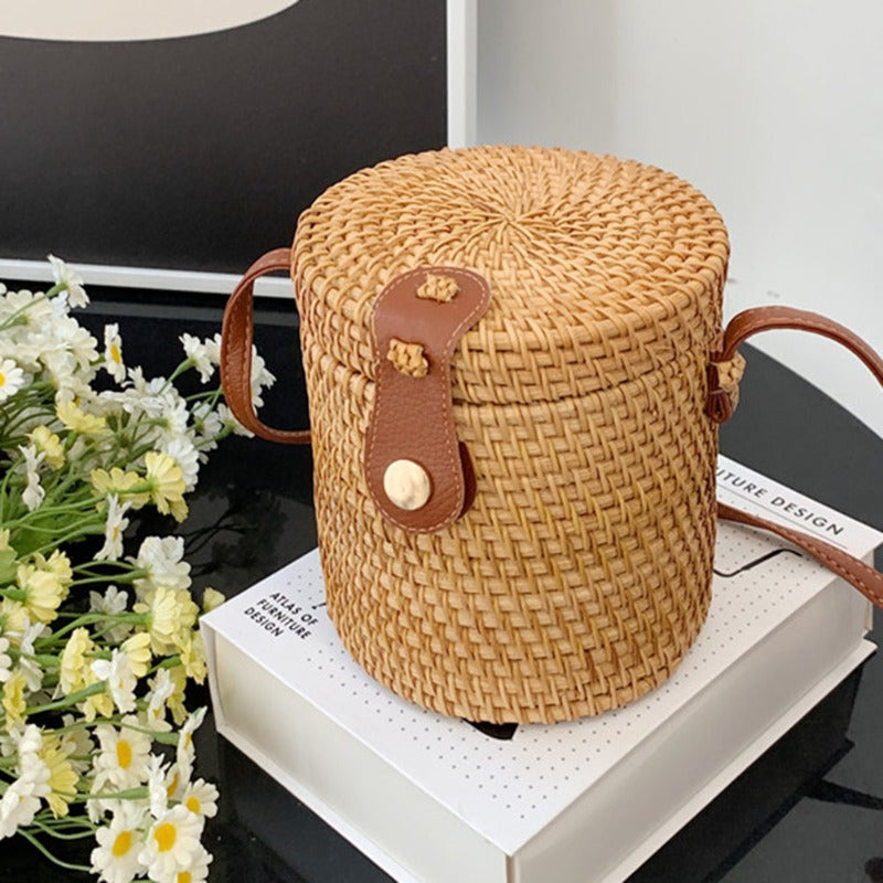 Chic Carryall Bag : Stylish Utility - Mag & Doudy