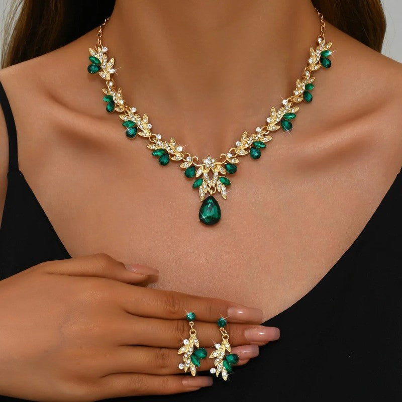 High-shine crystal necklace bridal set