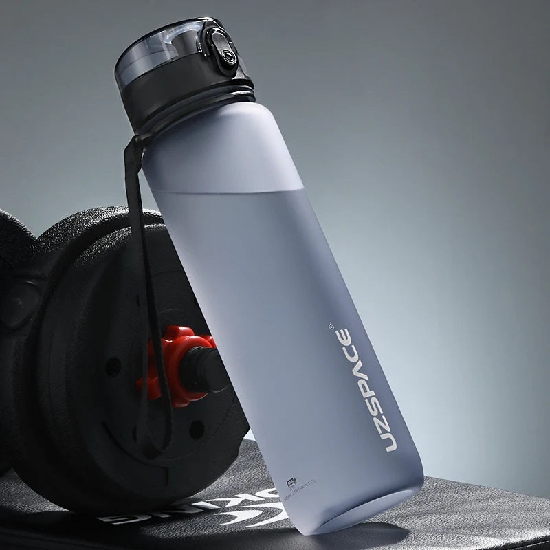 Leak-resistant water bottle