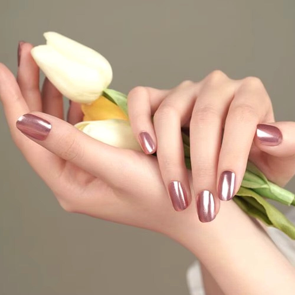 gold metallic nail varnish