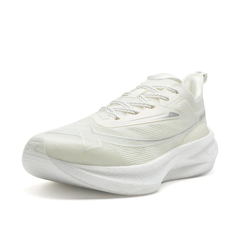Breathable mesh training shoes