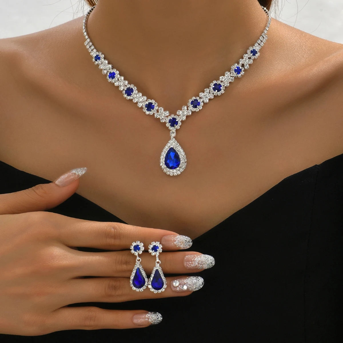 Elegant crystal necklace set