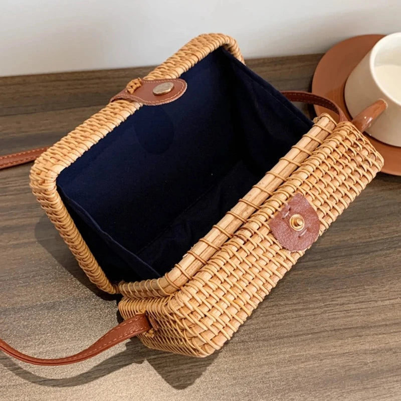 Chic Carryall Bag : Stylish Utility - Mag & Doudy