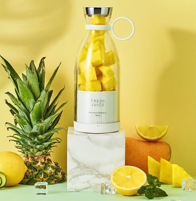 Cordless portable blender for fruits and protein shakes